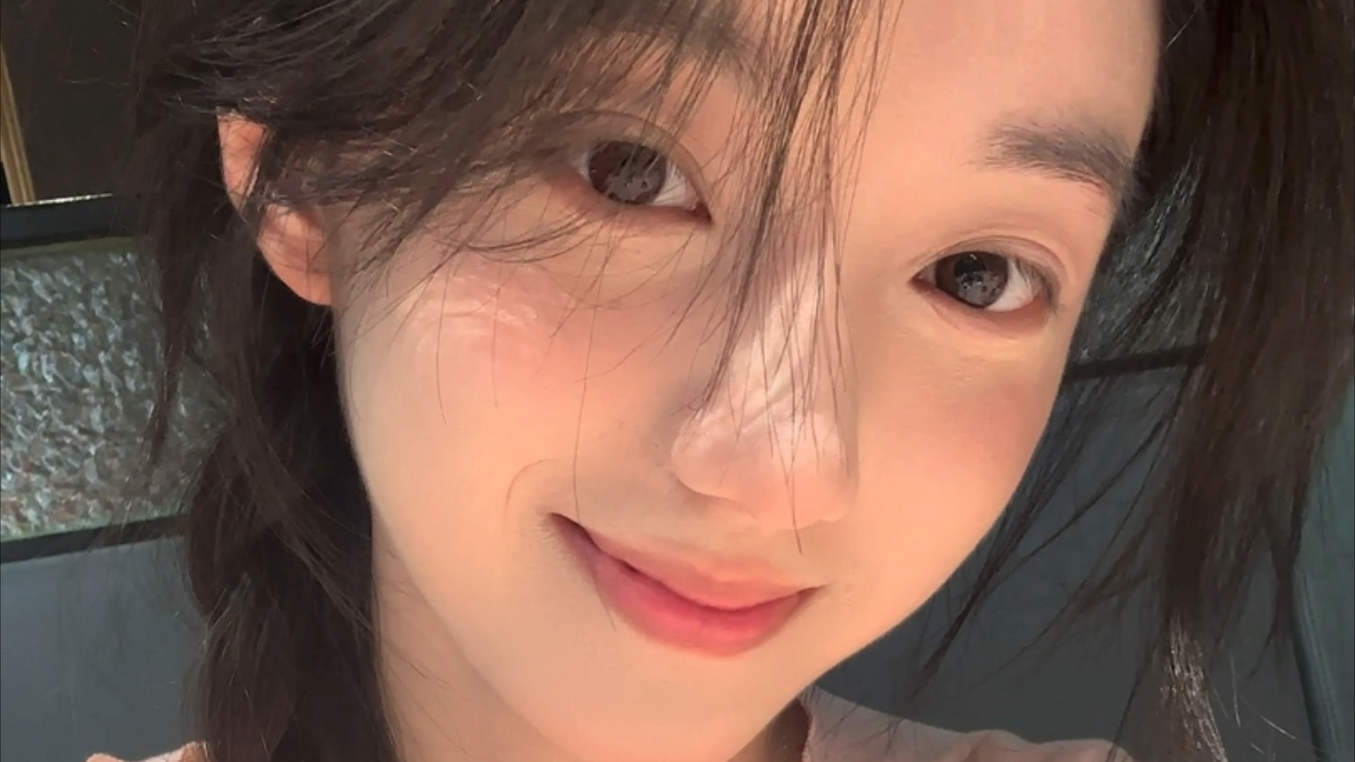 内蒙古二连浩特铁路口岸今年通行中欧班列突破2000列